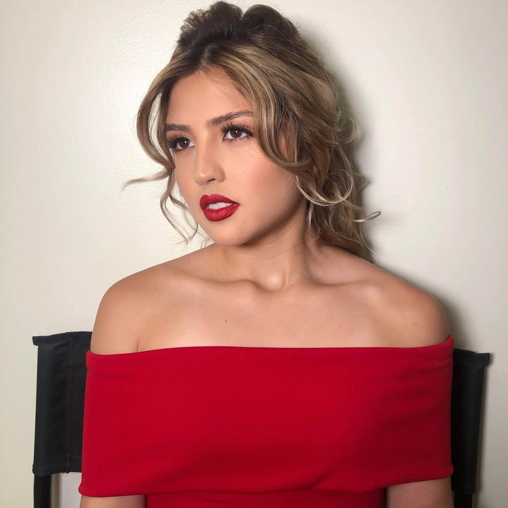 Meet your Posher, Andrea